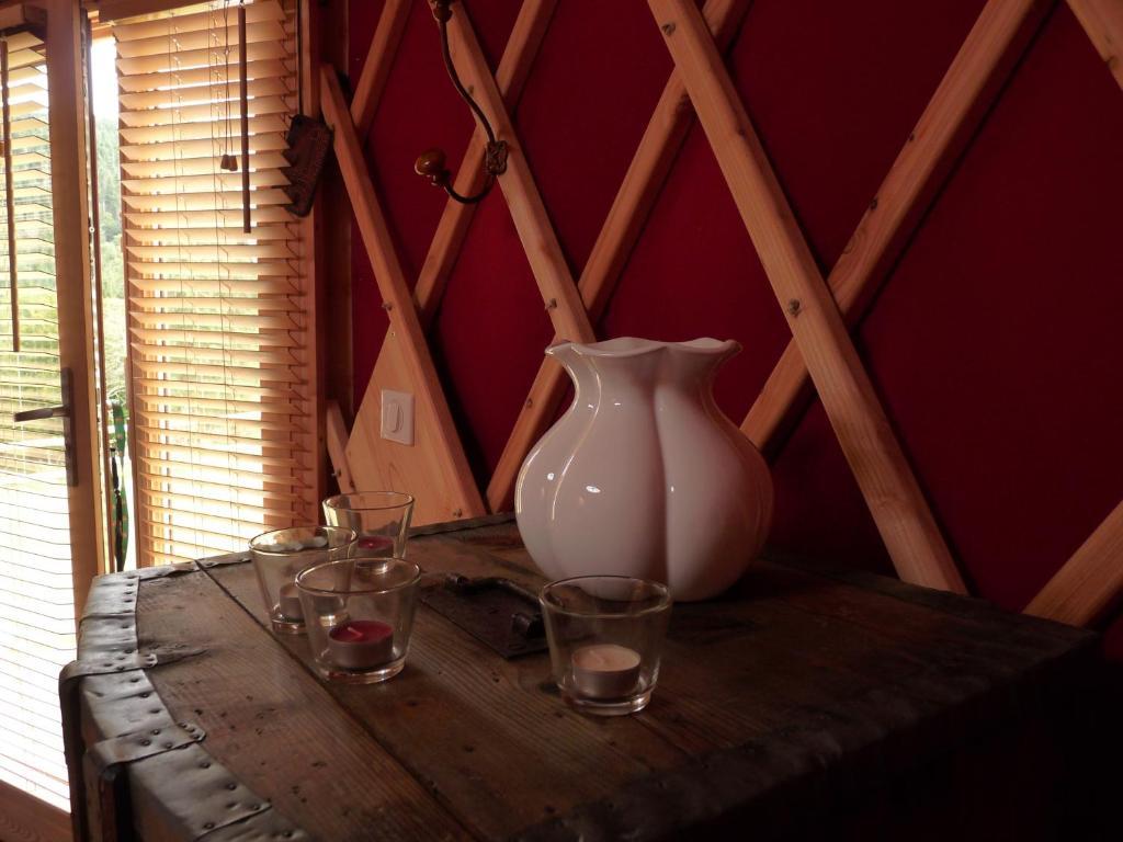 Yourtes En Terrasse * Bonneval (Haute-Loire)